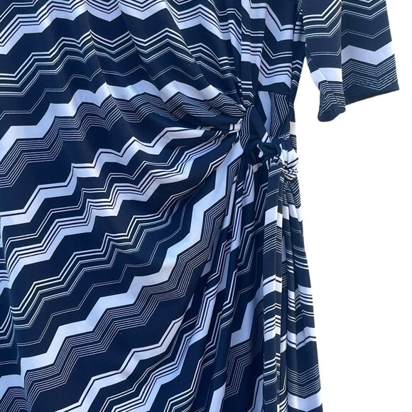 Karin Stevens Navy/White Chevron Knee Length Dress Size Large - Picture 9 of 10